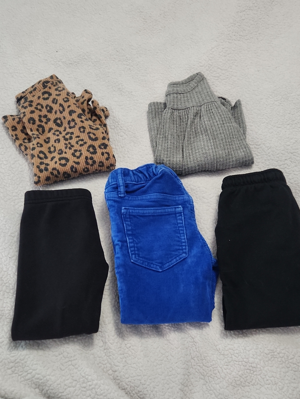 Girls bundle lot of pants shirts Size 4T
